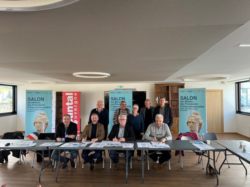 Signature de la convention pour le Salon des Maires du Cantal : Une Expansion Fructueuse